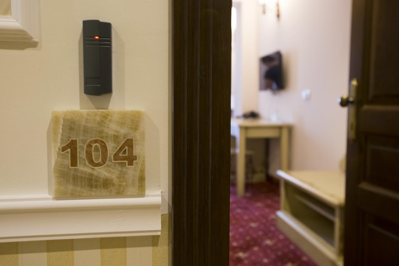 Hotel Aviator Boutique Otopeni Luaran gambar