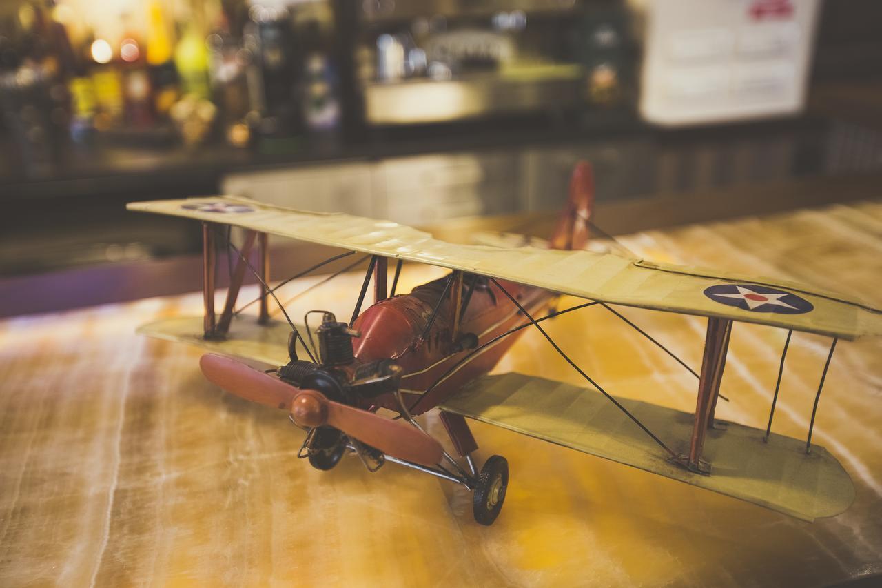 Hotel Aviator Boutique Otopeni Luaran gambar