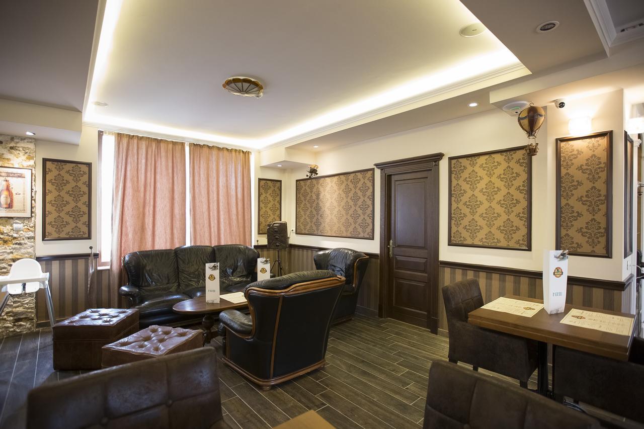 Hotel Aviator Boutique Otopeni Luaran gambar